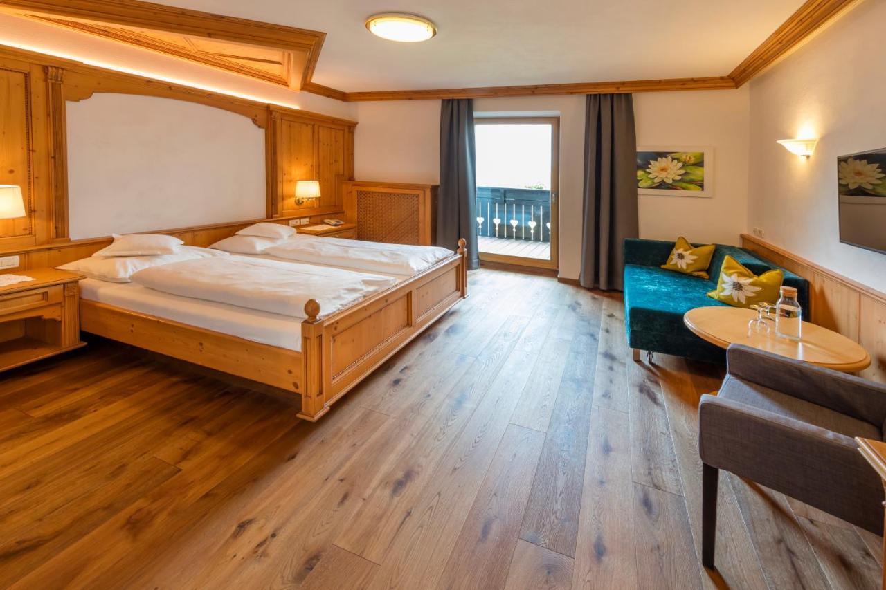 Hotel Schlosswirt Schenna Eksteriør billede