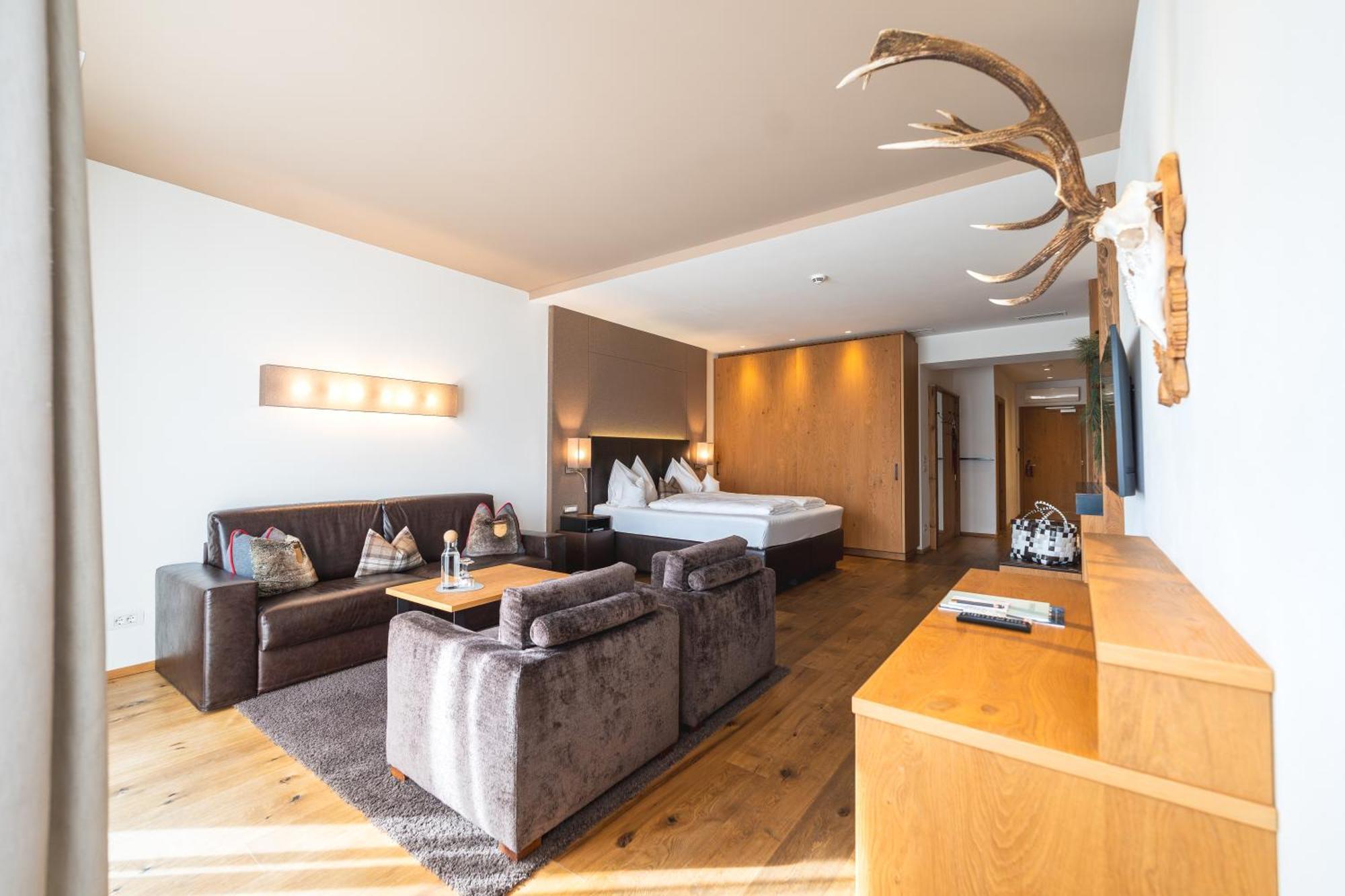 Hotel Schlosswirt Schenna Eksteriør billede