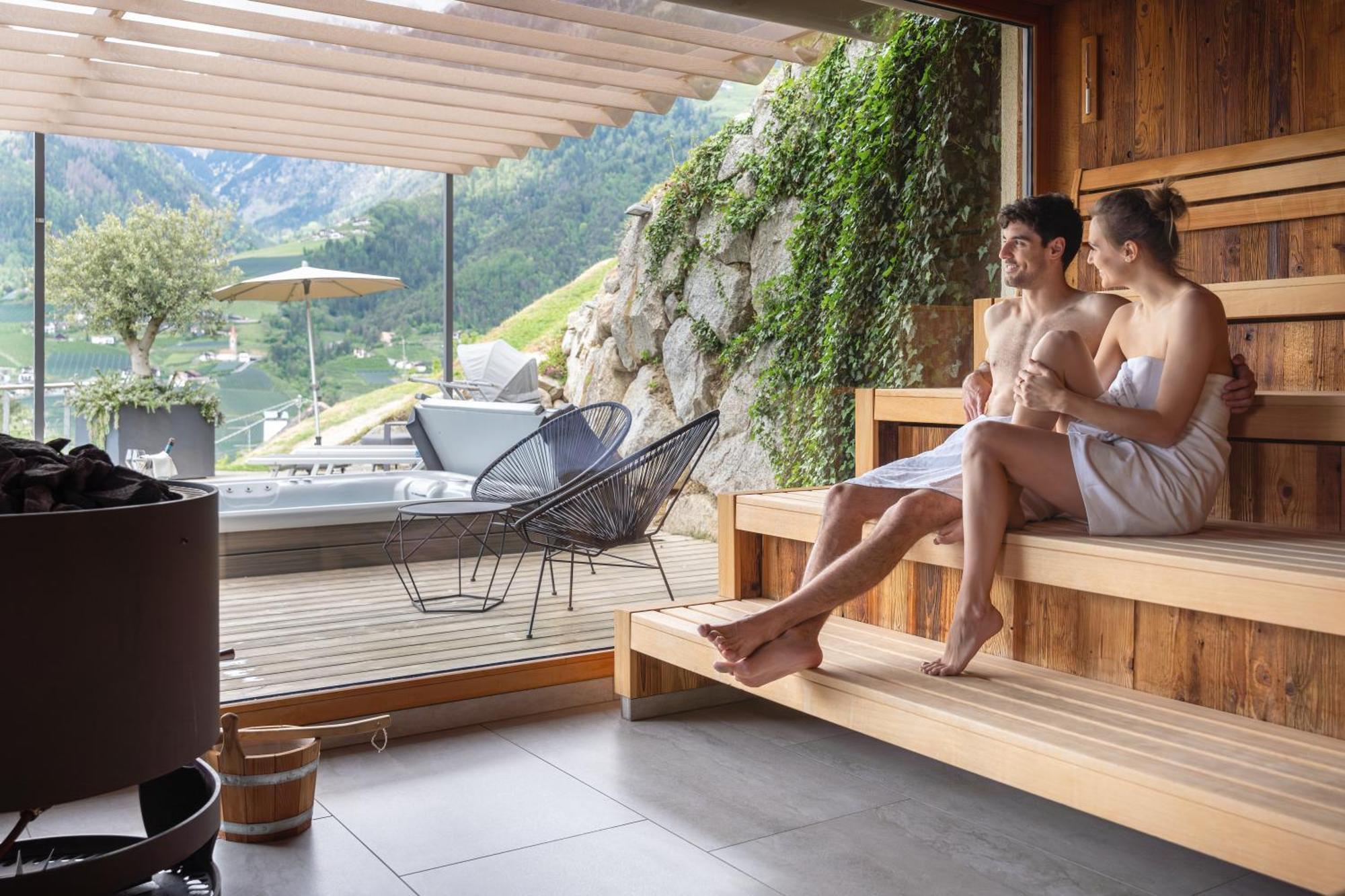 Hotel Schlosswirt Schenna Eksteriør billede