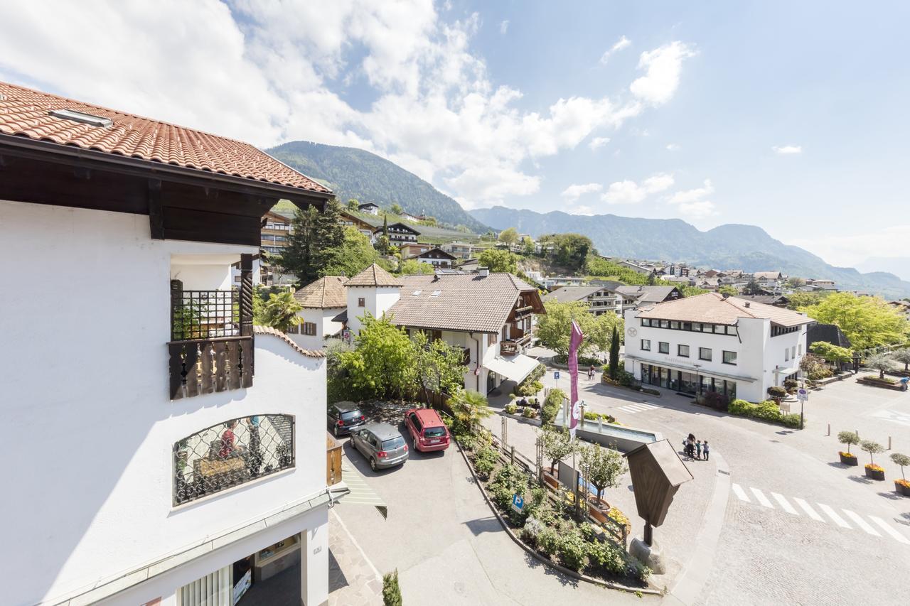 Hotel Schlosswirt Schenna Eksteriør billede