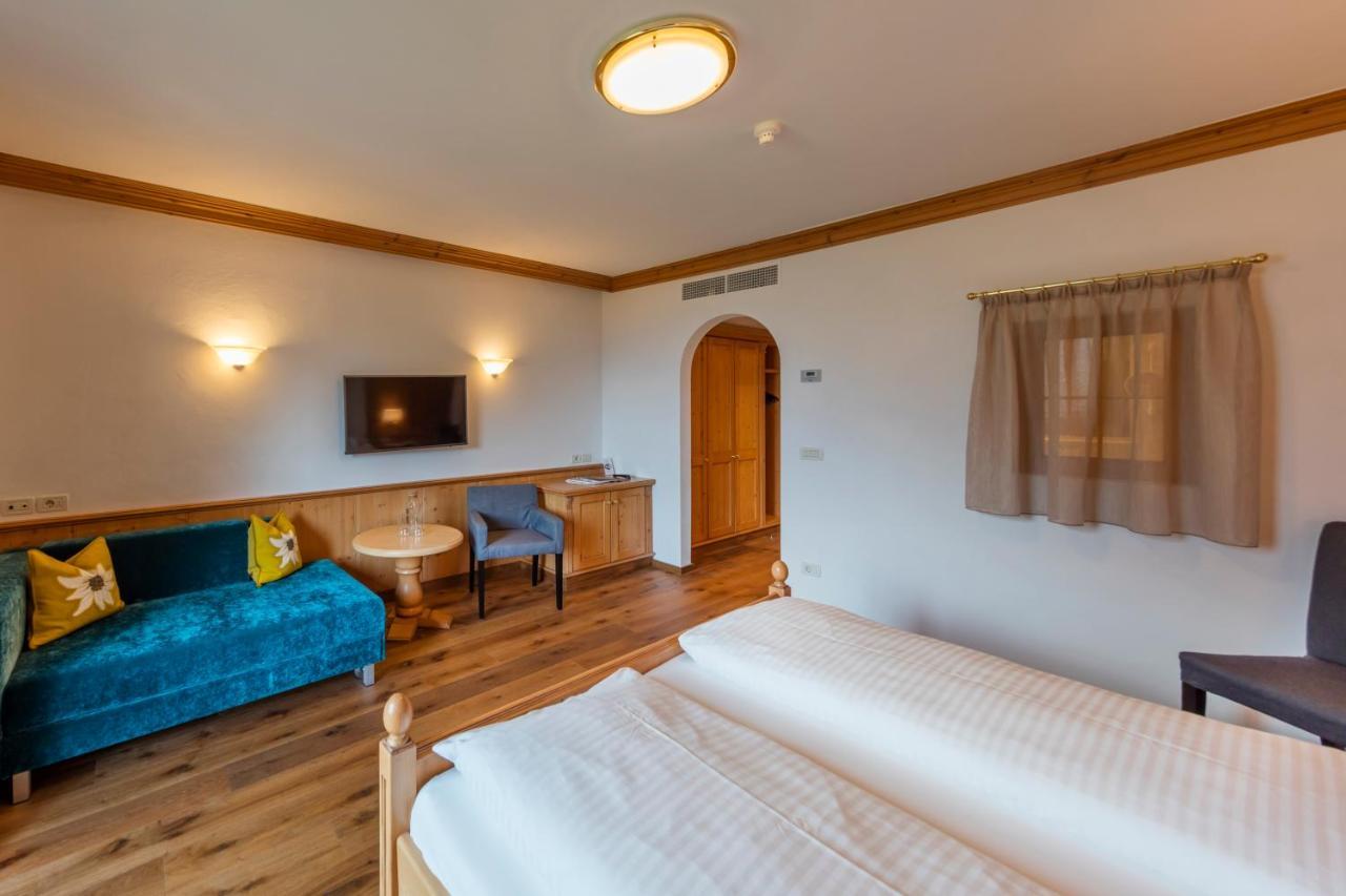 Hotel Schlosswirt Schenna Eksteriør billede