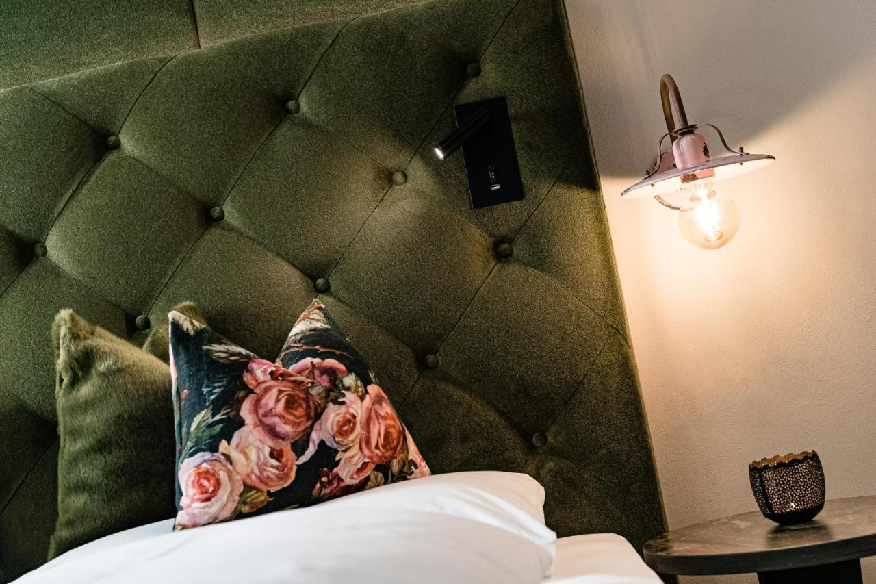 Hotel Schlosswirt Schenna Eksteriør billede